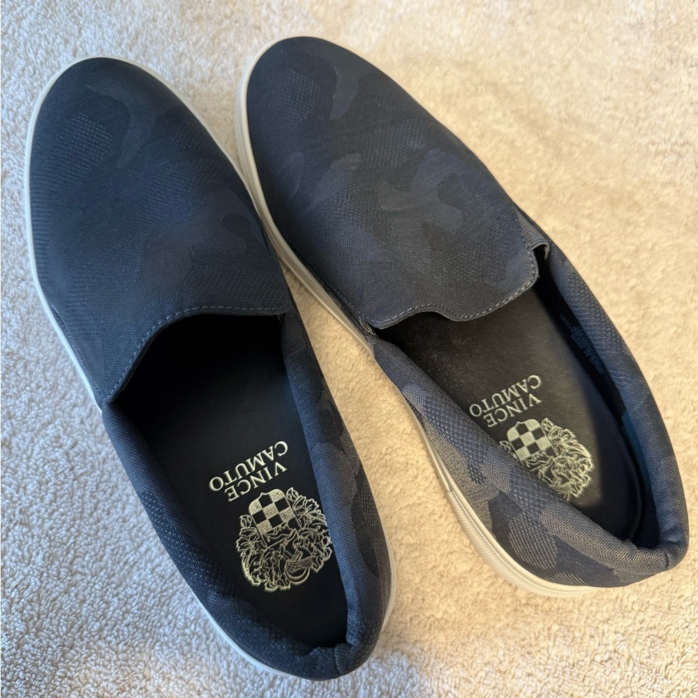 Vince Camuto camo Slip-On Shoes